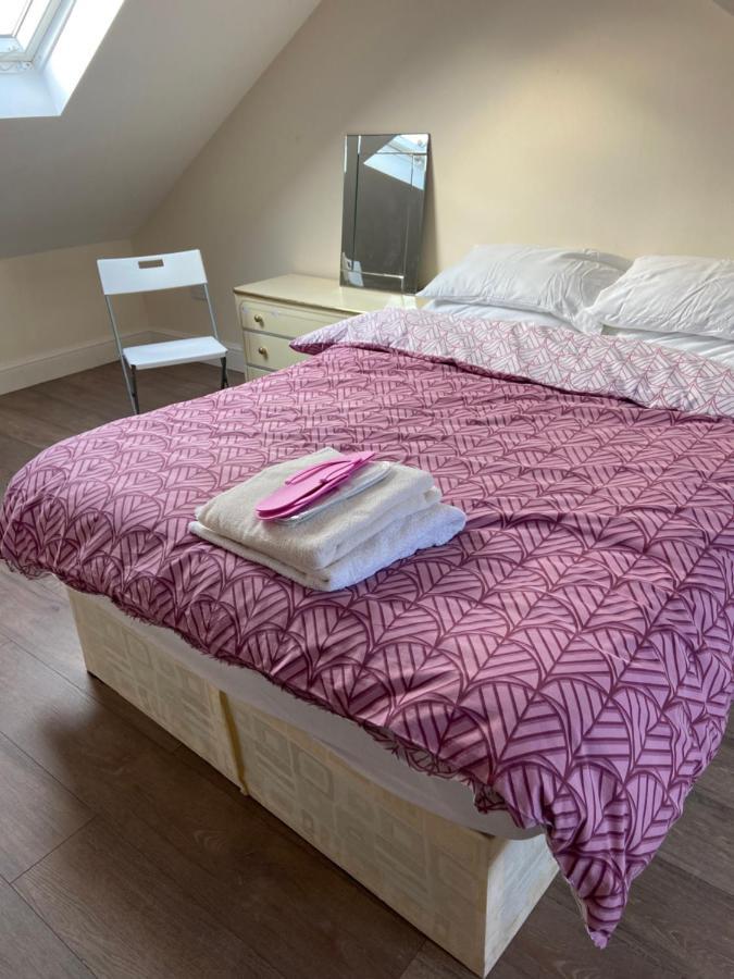 Glory House Hotel Ilford Bagian luar foto