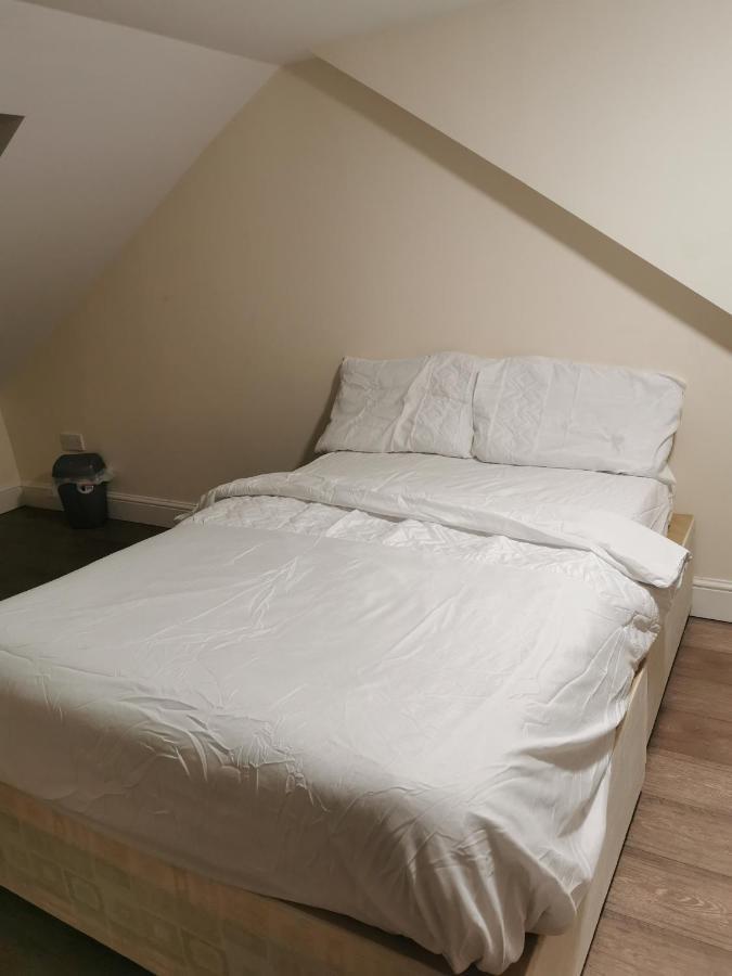 Glory House Hotel Ilford Bagian luar foto